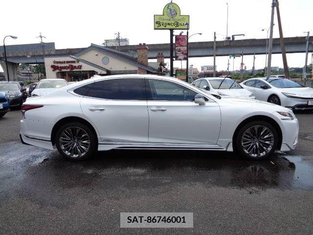 Lexus LS 2018-04 334446-17