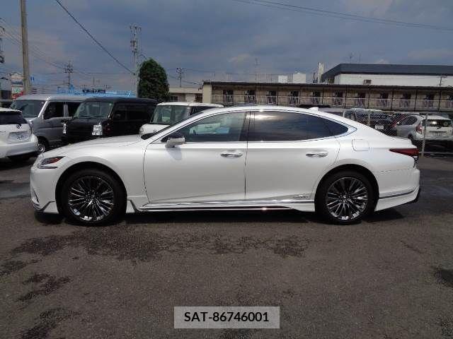 Lexus LS 2018-04 334446-16