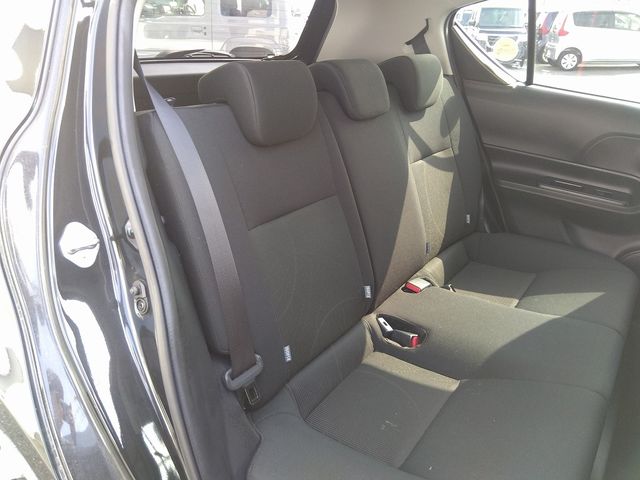 Toyota AQUA 2019-01 21049-18