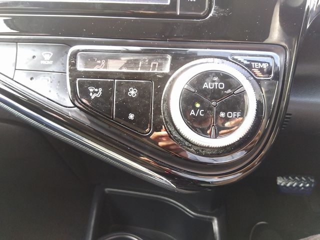 Toyota AQUA 2019-01 21049-6
