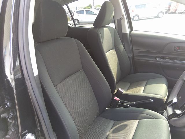 Toyota AQUA 2019-01 21049-17