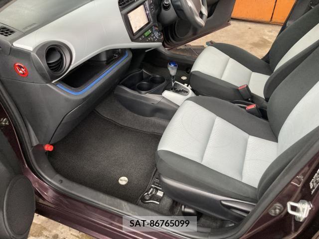 Toyota AQUA 2014-04 251348-11