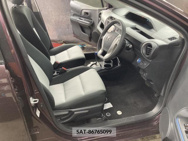Toyota AQUA 2014-04 251348-9