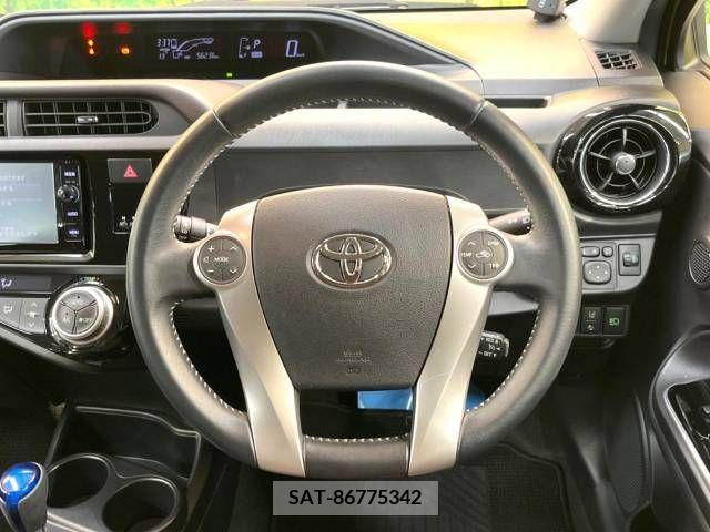 Toyota AQUA 2016-02 250434-12