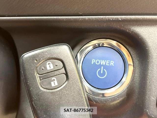 Toyota AQUA 2016-02 250434-7