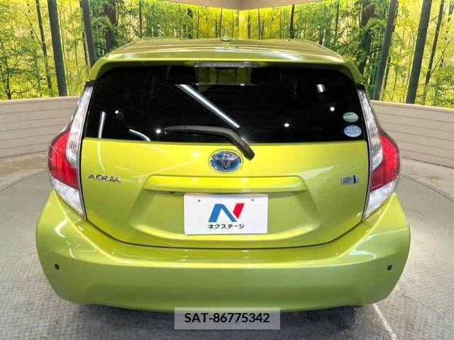 Toyota AQUA 2016-02 250434-16