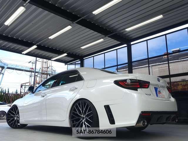 Toyota MARK X 2013-12 210615-12
