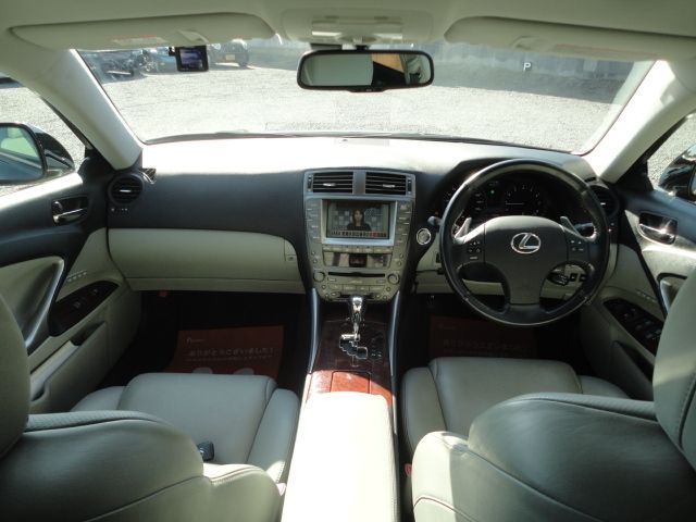 Lexus IS 2008-03 15284-1
