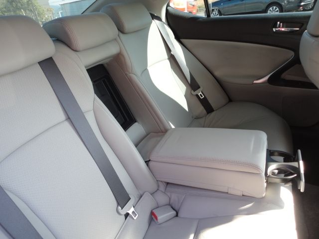 Lexus IS 2008-03 15284-14