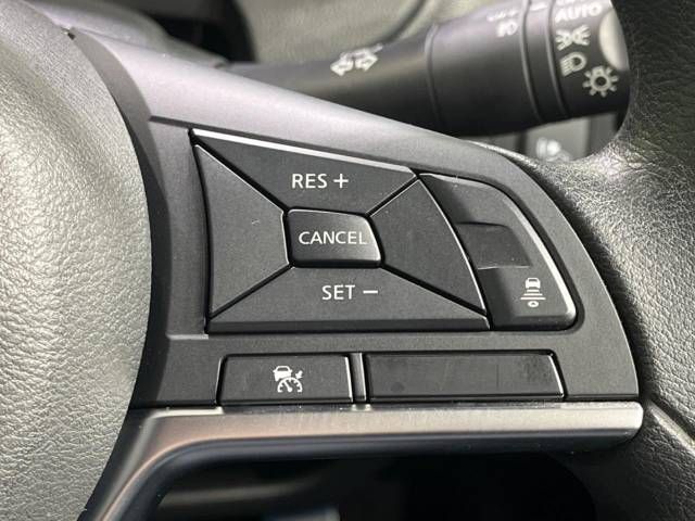 Nissan NOTE 2019-02 14835-4