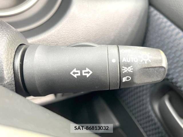 Nissan TIIDA 2009-09 252306-7