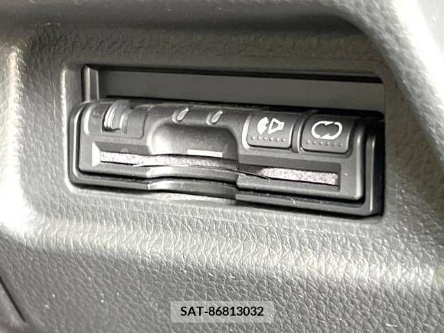 Nissan TIIDA 2009-09 252306-4