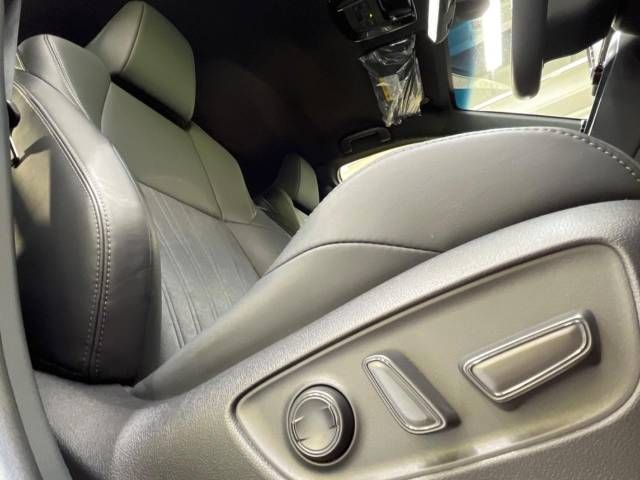 Toyota HARRIER HYBRID 2022-04 22198-8