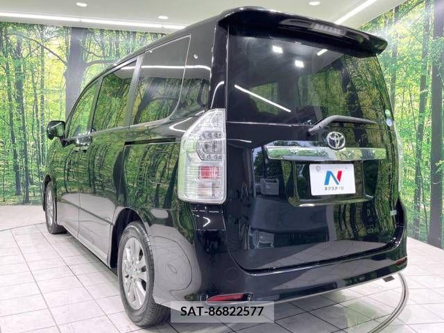 Toyota VOXY 2014-01 321358-17