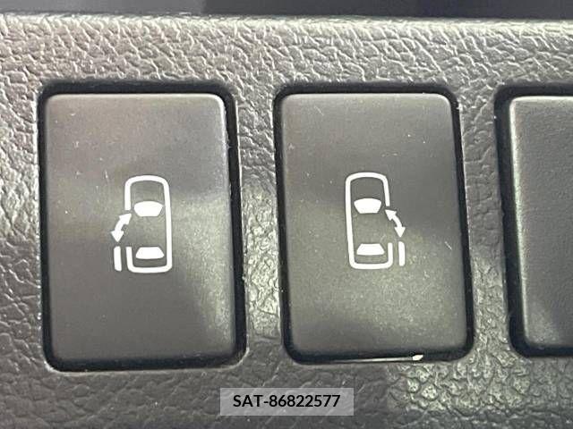Toyota VOXY 2014-01 321358-3