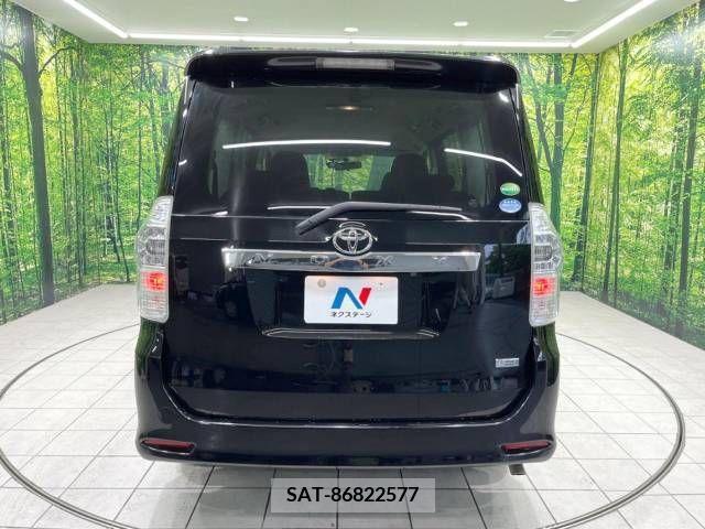 Toyota VOXY 2014-01 321358-15