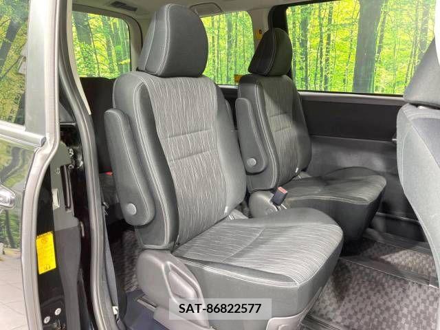 Toyota VOXY 2014-01 321358-9