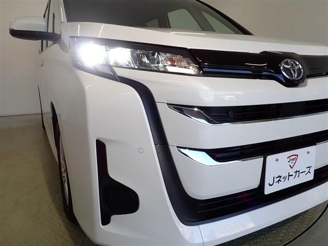 Toyota NOAH 2022-03 28051-8