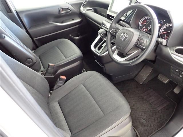 Toyota NOAH 2022-03 28051-28