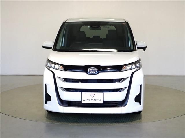 Toyota NOAH 2022-03 28051-4
