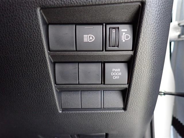 Toyota NOAH 2022-03 28051-20