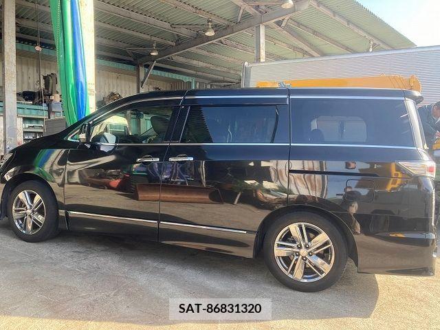 Nissan ELGRAND 2013-07 200605-7