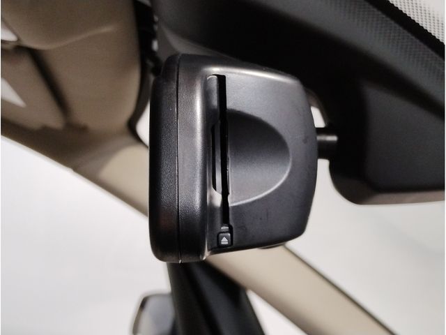 Bmw 2 SERIES 2018-09 1083-28