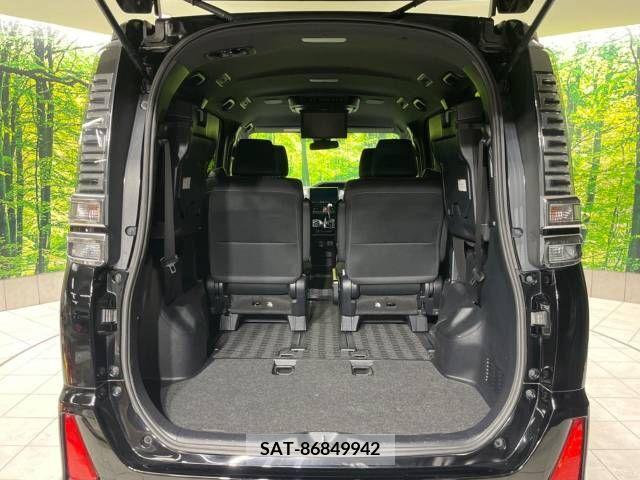 Toyota VOXY 2018-08 213086-11
