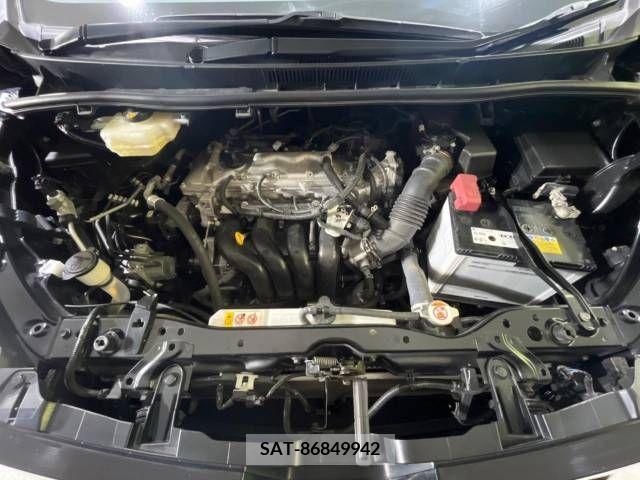 Toyota VOXY 2018-08 213086-19