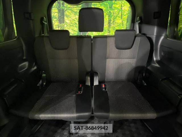 Toyota VOXY 2018-08 213086-10