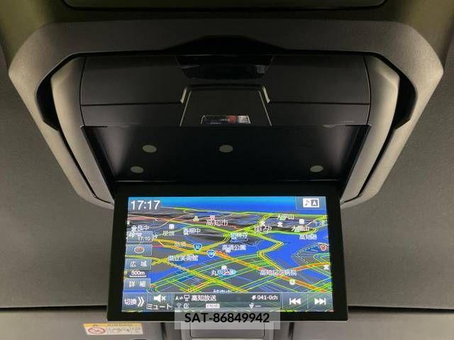 Toyota VOXY 2018-08 213086-4