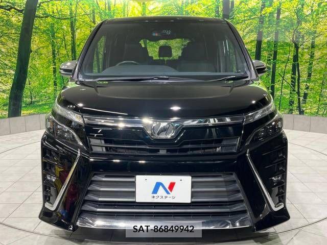 Toyota VOXY 2018-08 213086-15