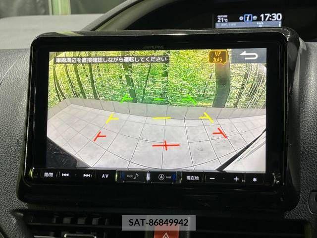 Toyota VOXY 2018-08 213086-3