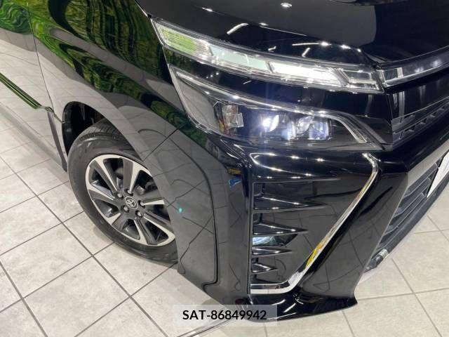 Toyota VOXY 2018-08 213086-13