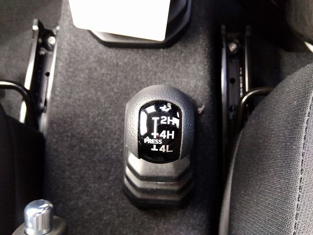 Suzuki JIMNY 2023-10 191733-9