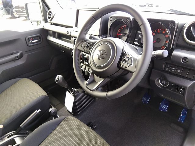 Suzuki JIMNY 2023-10 191733-15