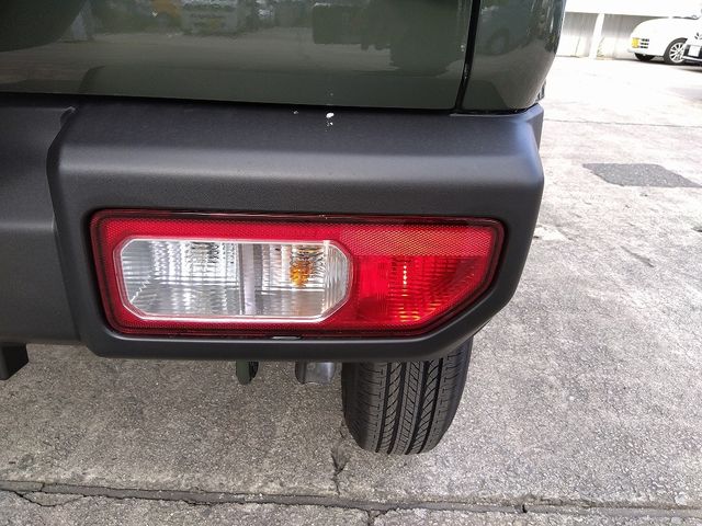 Suzuki JIMNY 2023-10 191733-24
