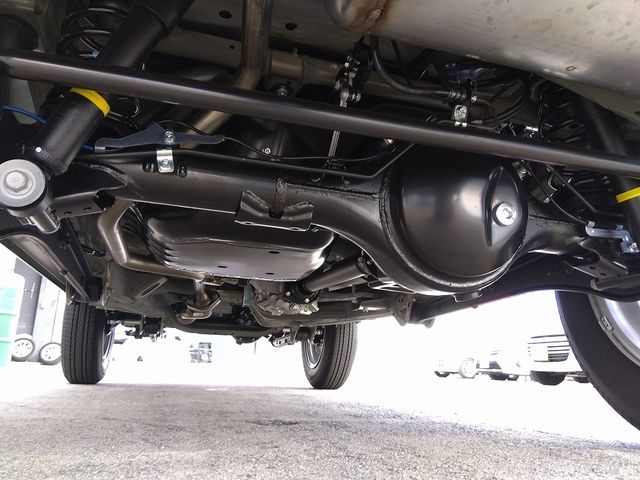 Suzuki JIMNY 2023-10 191733-26