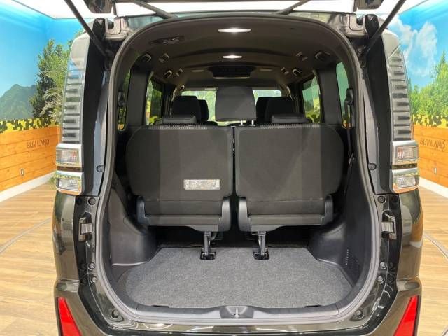 Toyota VOXY 2018-10 15851-11
