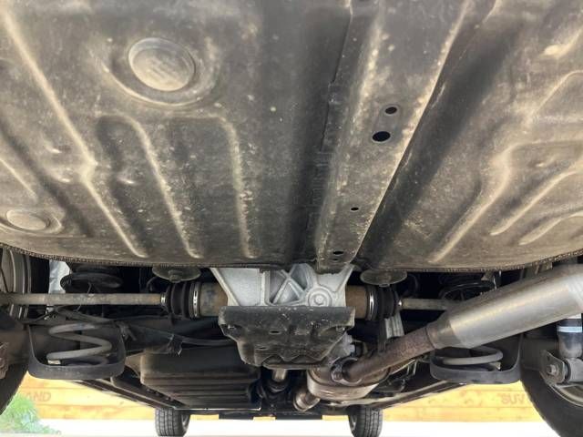 Toyota VOXY 2018-10 15851-17