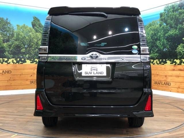 Toyota VOXY 2018-10 15851-13