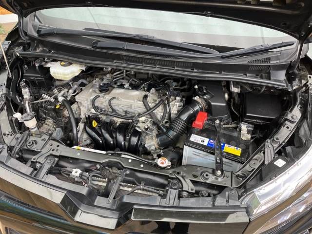 Toyota VOXY 2018-10 15851-16
