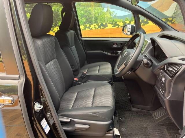 Toyota VOXY 2018-10 15851-8