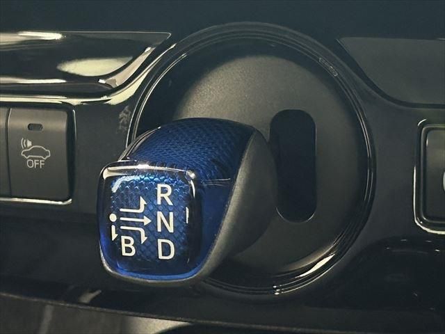Toyota PRIUS 2019-03 187074-25