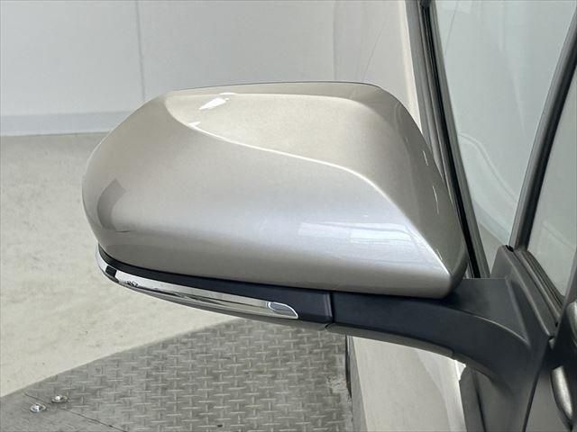 Toyota PRIUS 2019-03 187074-13