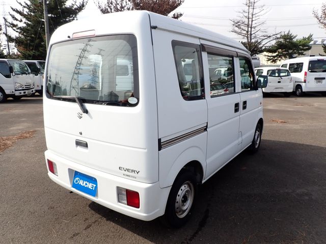 Suzuki EVERY 2011-07 182486-6