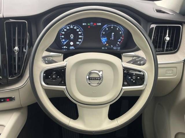 Volvo XC60 2019-04 188684-10