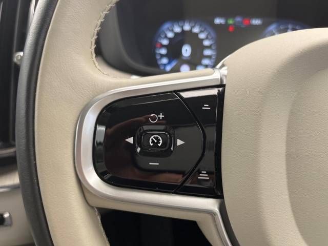 Volvo XC60 2019-04 188684-9