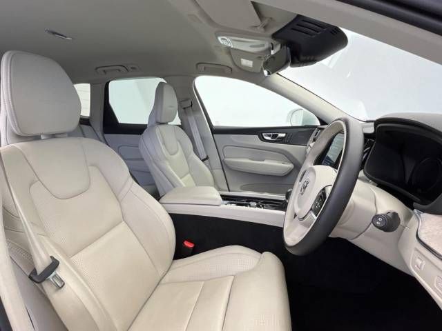 Volvo XC60 2019-04 188684-11