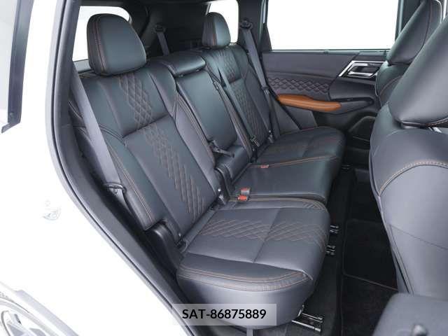 Mitsubishi OUTLANDER PHEV 2023-03 281143-5